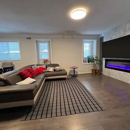 Airport Cozy Room 舒适小屋 Vancouver, Richmond,Near Yvr Bagian luar foto